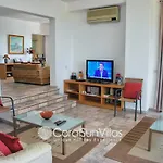فيلة Exceptional Large Villa, Free Heated Pool 1 Nov - 15 Jan, Privacy,prime Location *