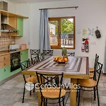 Exceptional Large Villa, Free Heated Pool 1 Nov - 15 Jan, Privacy,prime Location
