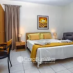 Exceptional Large Villa, Free Heated Pool 1 Nov - 15 Jan, Privacy,prime Location