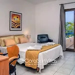 Exceptional Large Villa, Free Heated Pool 1 Nov - 15 Jan, Privacy,prime Location
