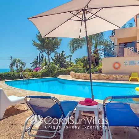 Exceptional Large Villa, Free Heated Pool 1 Nov - 15 Jan, Privacy,prime Location וילה