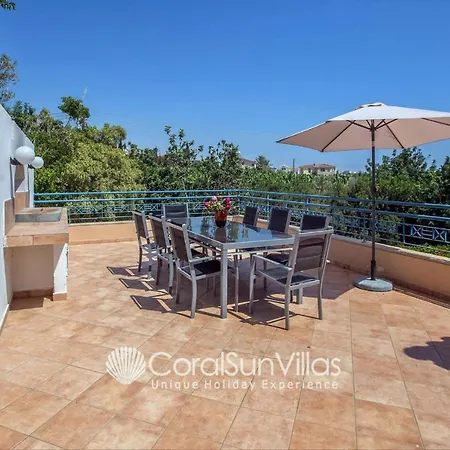 וילה Exceptional Large Villa, Free Heated Pool 1 Nov - 15 Jan, Privacy,prime Location *