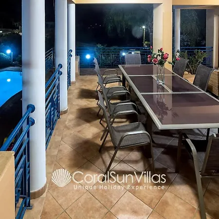 Exceptional Large Villa, Free Heated Pool 1 Nov - 15 Jan, Privacy,prime Location וילה פאהיה