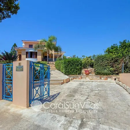 Exceptional Large Villa, Free Heated Pool 1 Nov - 15 Jan, Privacy,prime Location פאהיה