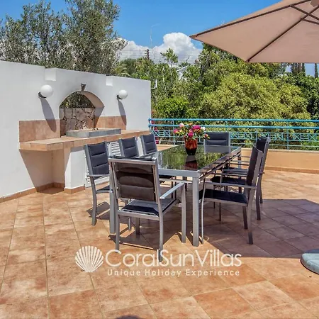 Exceptional Large Villa, Free Heated Pool 1 Nov - 15 Jan, Privacy,prime Location *