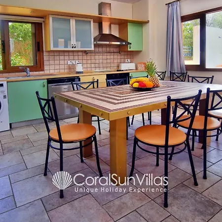 וילה Exceptional Large Villa, Free Heated Pool 1 Nov - 15 Jan, Privacy,prime Location פאהיה