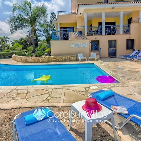 וילה Exceptional Large Villa, Free Heated Pool 1 Nov - 15 Jan, Privacy,prime Location פאהיה