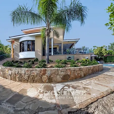 Exceptional Large Villa, Free Heated Pool 1 Nov - 15 Jan, Privacy,prime Location פאהיה