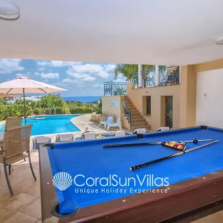 וילה Exceptional Large Villa, Free Heated Pool 1 Nov - 15 Jan, Privacy,prime Location
