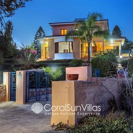 וילה Exceptional Large Villa, Free Heated Pool 1 Nov - 15 Jan, Privacy,prime Location פאהיה