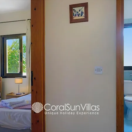 וילה Exceptional Large Villa, Free Heated Pool 1 Nov - 15 Jan, Privacy,prime Location פאהיה