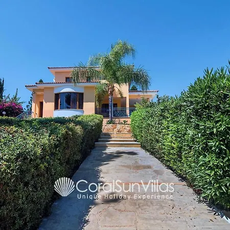 Exceptional Large Villa, Free Heated Pool 1 Nov - 15 Jan, Privacy,prime Location