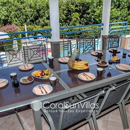 Βίλα Exceptional Large Villa, Free Heated Pool 1 Nov - 15 Jan, Privacy,prime Location *