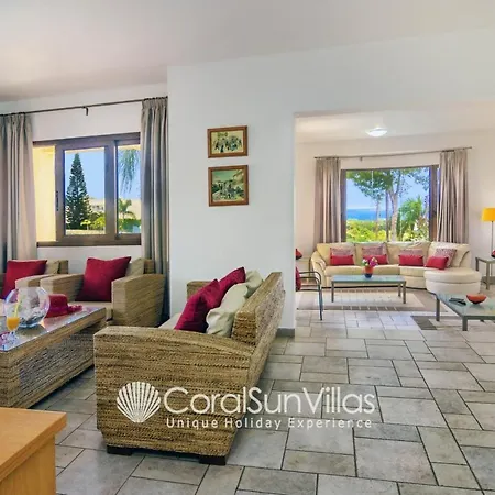 Exceptional Large Villa, Free Heated Pool 1 Nov - 15 Jan, Privacy,prime Location Πέγεια