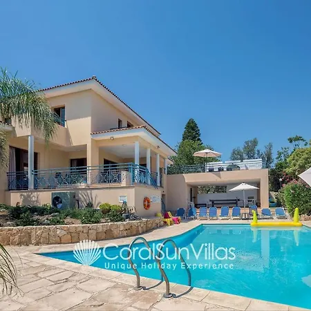 别墅 Exceptional Large Villa, Free Heated Pool 1 Nov - 15 Jan, Privacy,Prime Location