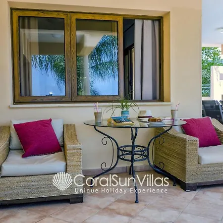 Exceptional Large Villa, Free Heated Pool 1 Nov - 15 Jan, Privacy,prime Location * Πέγεια