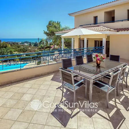 Βίλα Exceptional Large Villa, Free Heated Pool 1 Nov - 15 Jan, Privacy,prime Location