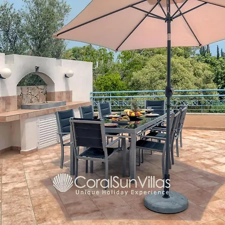Βίλα Exceptional Large Villa, Free Heated Pool 1 Nov - 15 Jan, Privacy,prime Location