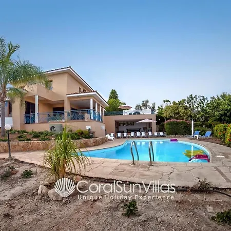 Exceptional Large Villa, Free Heated Pool 1 Nov - 15 Jan, Privacy,prime Location * Πέγεια