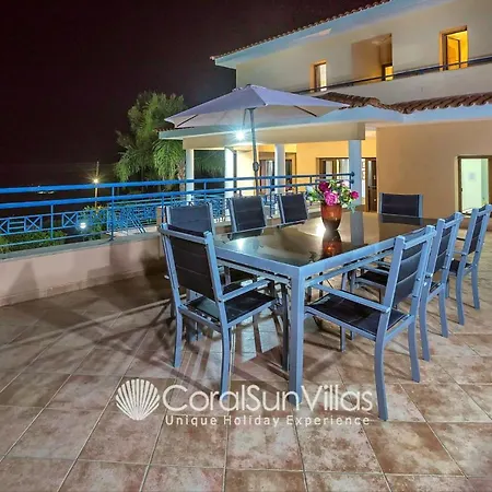 Exceptional Large Villa, Free Heated Pool 1 Nov - 15 Jan, Privacy,prime Location