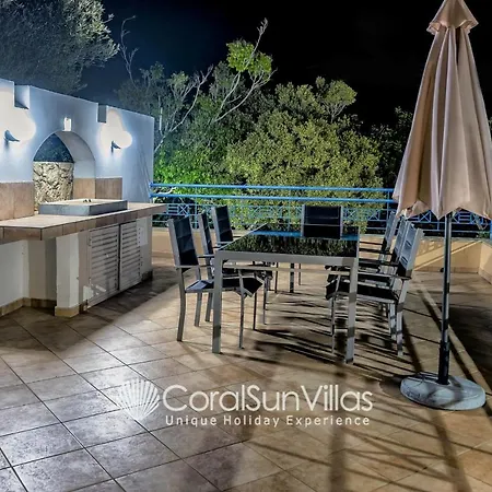 Exceptional Large Villa, Free Heated Pool 1 Nov - 15 Jan, Privacy,prime Location Βίλα *