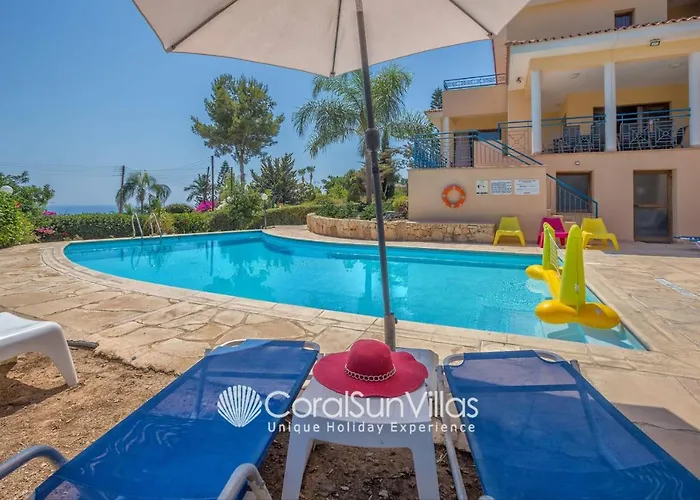 Villa Exceptional Large Villa, Free Heated Pool 1 Nov - 15 Jan, Privacy,prime Location