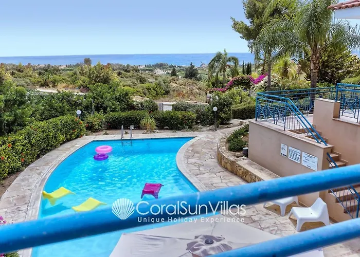 Exceptional Large Villa, Free Heated Pool 1 Nov - 15 Jan, Privacy,prime Location Villa *