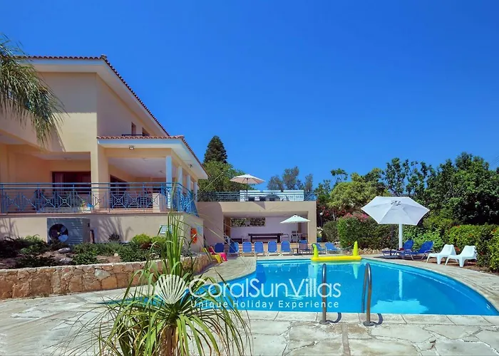 Exceptional Large Villa, Free Heated Pool 1 Nov - 15 Jan, Privacy,prime Location *