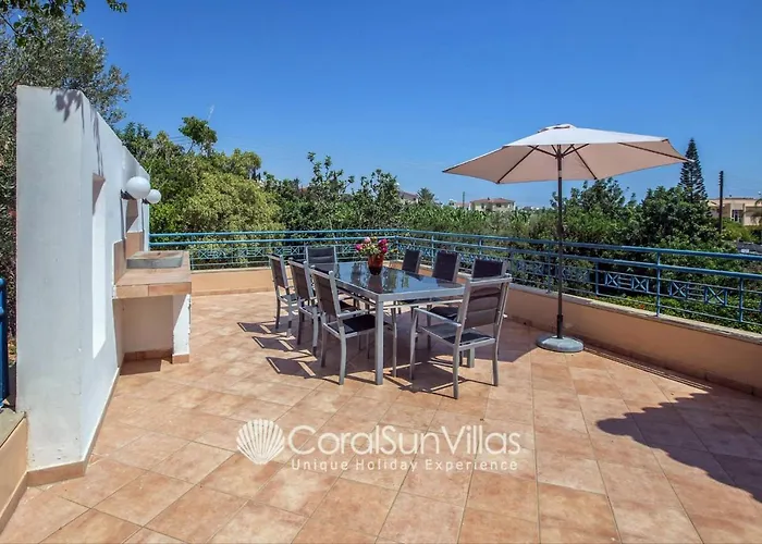 Villa Exceptional Large Villa, Free Heated Pool 1 Nov - 15 Jan, Privacy,prime Location *
