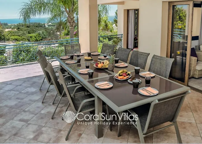 Exceptional Large Villa, Free Heated Pool 1 Nov - 15 Jan, Privacy,prime Location Villa Peyia