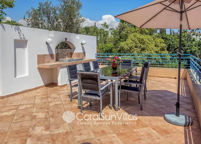 Exceptional Large Villa, Free Heated Pool 1 Nov - 15 Jan, Privacy,prime Location *