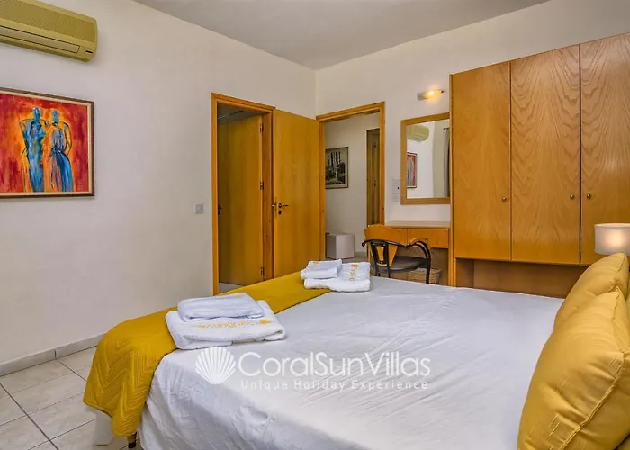 Villa Exceptional Large Villa, Free Heated Pool 1 Nov - 15 Jan, Privacy,prime Location *