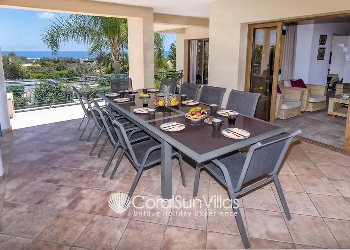 Villa Exceptional Large Villa, Free Heated Pool 1 Nov - 15 Jan, Privacy,prime Location