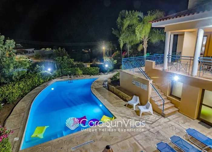 Villa Exceptional Large Villa, Free Heated Pool 1 Nov - 15 Jan, Privacy,prime Location